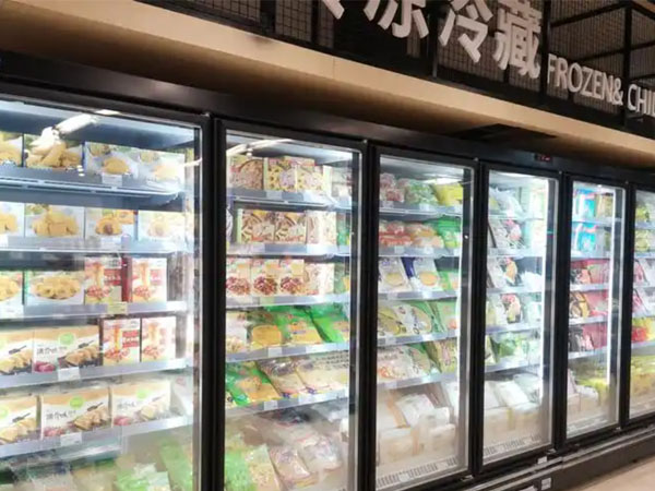 Real-time temperature monitoring system for cold chambers in supermarket